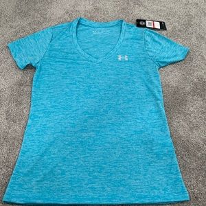 NWT Under Armour Loose Fit T